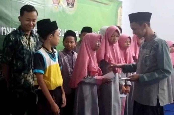 Tutup Peringatan HPN 2023, PWI Kediri Bukber dan Berbagi dengan Anak Yatim