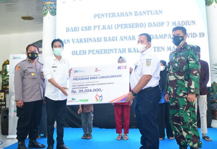 Pemkab Madiun Terima CSR dari PT KAI untuk Anak Terdampak Covid -19