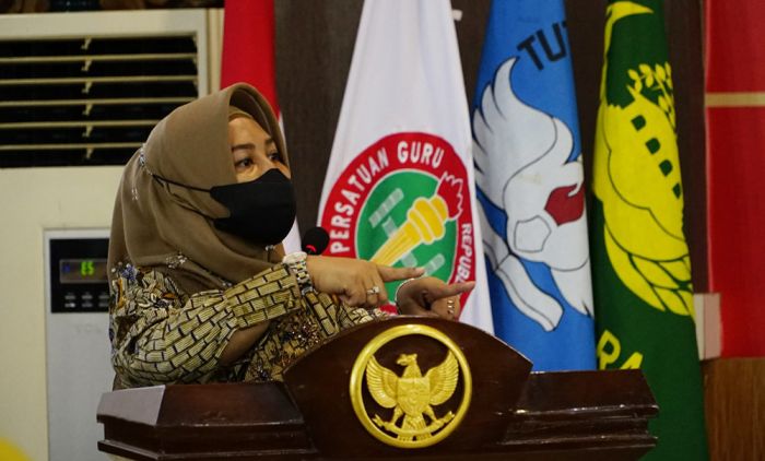 Buka Sosialisasi BOS dan Bunda PAUD, Wali Kota Mojokerto Bakal Perbanyak Program Buka Sosialisasi BOS dan Bunda PAUD, Wali Kota Mojokerto Bakal Perbanyak Program