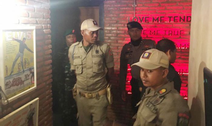 Sidak Tempat Hiburan Malam 7 Titik, Tim Gabungan di Jember Hanya Berikan Ini Sidak Tempat Hiburan Malam 7 Titik, Tim Gabungan di Jember Hanya Berikan Ini