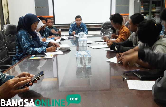 Datangi Diskop Gresik, FPPG Desak Penyalahgunaan Garam Impor Diusut Datangi Diskop Gresik, FPPG Desak Penyalahgunaan Garam Impor Diusut