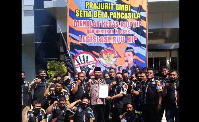 ​LSM GMBI Pasuruan Datangi Gedung DPRD, Desak Dewan Satu Suara Tolak RUU HIP