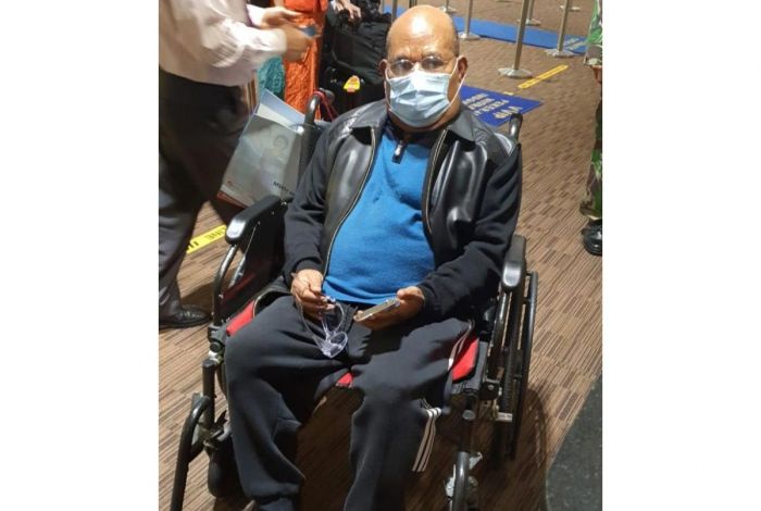 Datang dari Singapura, Gubernur Papua Lukas Enembe Karantina Mandiri Datang dari Singapura, Gubernur Papua Lukas Enembe Karantina Mandiri