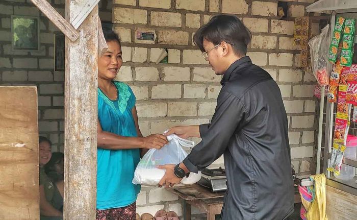 Momen Ramadhan dan Dies Natalis ke-69, GMNI Unang Tuban Bagikan Puluhan Paket Sembako Momen Ramadhan dan Dies Natalis ke-69, GMNI Unang Tuban Bagikan Puluhan Paket Sembako