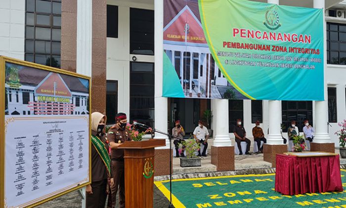 Tingkatkan Pelayanan, Kejari Bangkalan Canangkan Zona Integritas WBBM