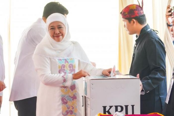 Quick Count: Khofifah-Emil 59,22% Berpotensi 60%, Risma-Gus Hans 31,97%, LUMAN 8,81% Quick Count: Khofifah-Emil 59,22% Berpotensi 60%, Risma-Gus Hans 31,97%, LUMAN 8,81%