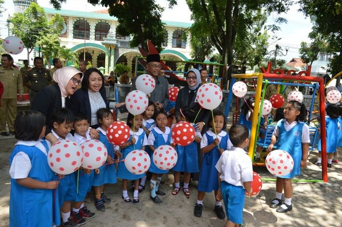 Peduli Perkembangan Anak, Pemkab Nganjuk Manfaatkan CSR untuk Bangun Taman Bermain Peduli Perkembangan Anak, Pemkab Nganjuk Manfaatkan CSR untuk Bangun Taman Bermain