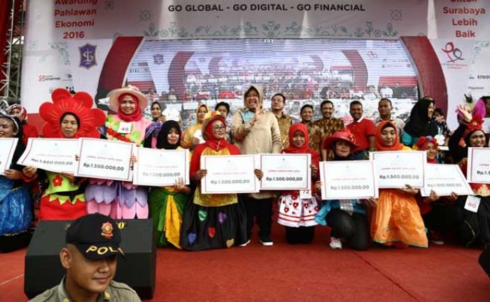 Awarding Pahlawan Ekonomi 2016, Risma Ajak Pemuda jadi Pengusaha Awarding Pahlawan Ekonomi 2016, Risma Ajak Pemuda jadi Pengusaha