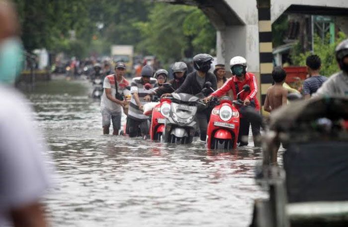 Sering Tergenang, Penanganan Banjir di Viaduk Gempol Butuh Keseriusan Pemerintah Daerah