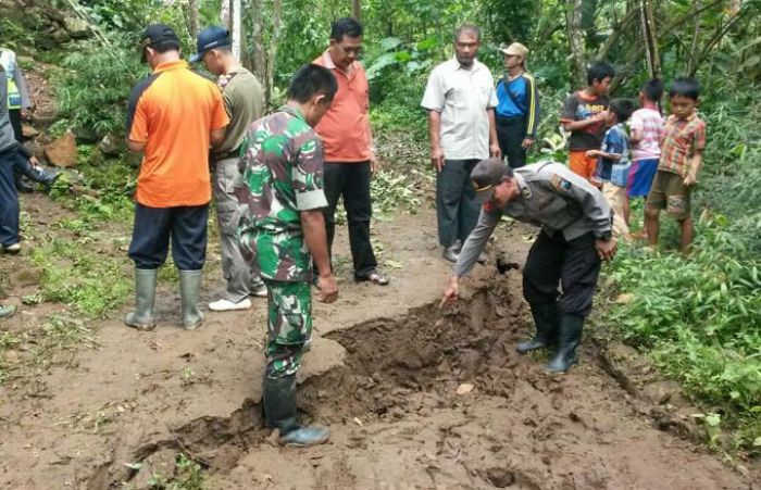 10 Rumah di Desa Terbis Trenggalek Terancam Ambles Akibat Tanah Bergerak 10 Rumah di Desa Terbis Trenggalek Terancam Ambles Akibat Tanah Bergerak