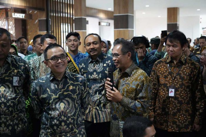 Berhasil Capai UHC, Pemkab Ngawi Tunjukkan Komitmennya Melalui Mal Pelayanan Publik Berhasil Capai UHC, Pemkab Ngawi Tunjukkan Komitmennya Melalui Mal Pelayanan Publik
