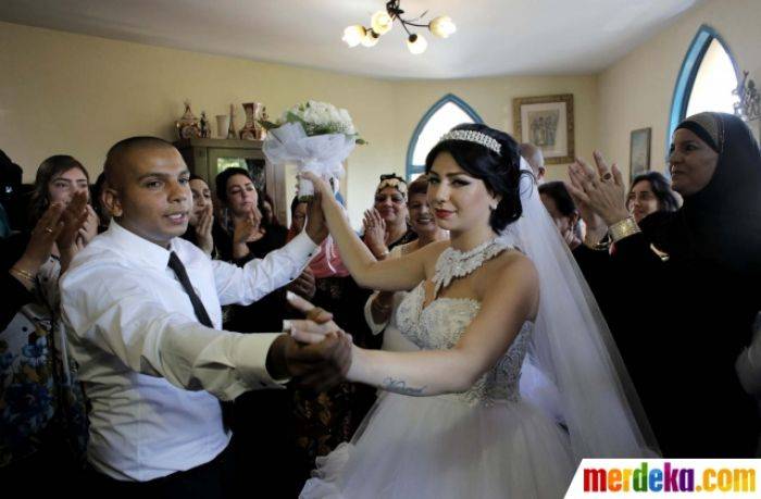 Warga Israel Marah, Pria Muslim Nikah dengan Wanita Yahudi Warga Israel Marah, Pria Muslim Nikah dengan Wanita Yahudi