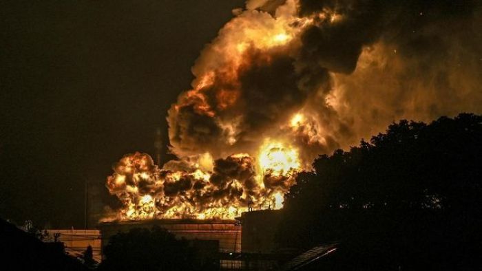 Sejumlah Tangki Minyak Terbakar, 198 Orang Meninggal, 1.115 Terluka, Presiden Ukraina Nge-Vlog Sejumlah Tangki Minyak Terbakar, 198 Orang Meninggal, 1.115 Terluka, Presiden Ukraina Nge-Vlog