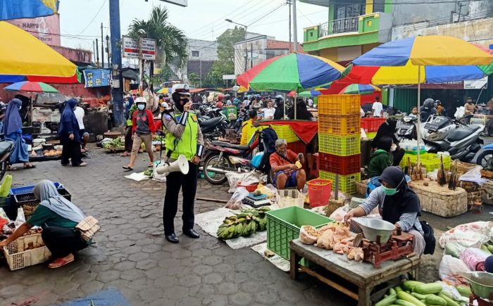 Tiga Kali Pindah Tugas, Polwan Cantik Ini Tak Lelah Sosialisasikan Prokes