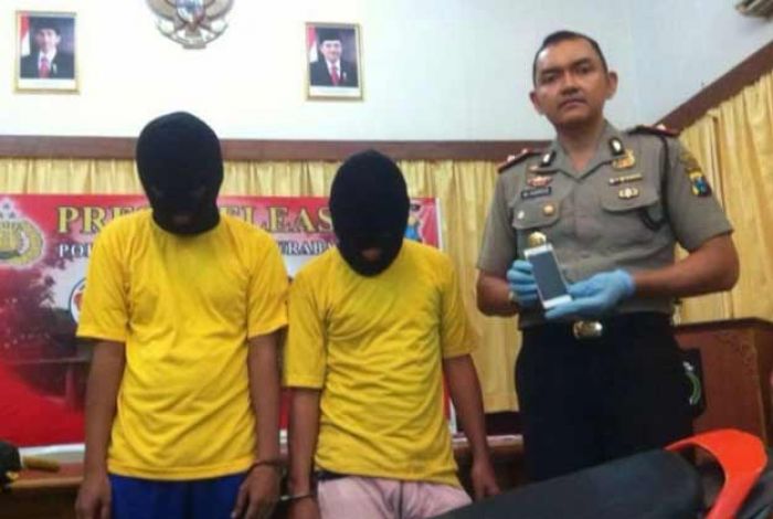 Pura-pura Makan, Tommy dan Ashari Ternyata Embat Hp Pura-pura Makan, Tommy dan Ashari Ternyata Embat Hp