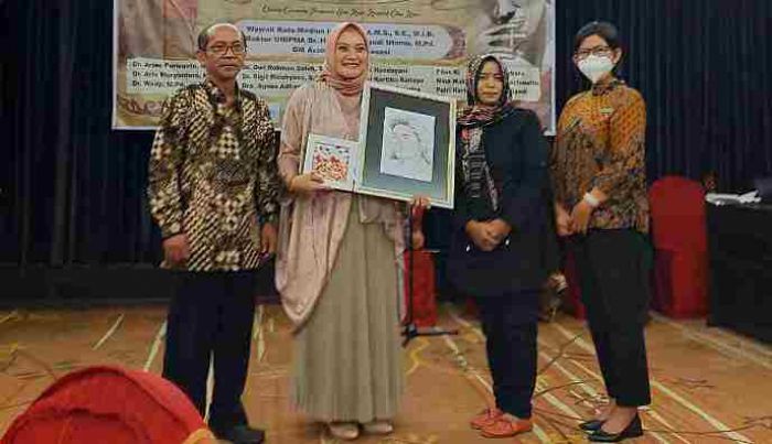 Peringatan 100 Tahun Chairil Anwar di Madiun, Penuh Kegiatan Kesusastraan Peringatan 100 Tahun Chairil Anwar di Madiun, Penuh Kegiatan Kesusastraan