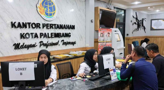 Warga Palembang Buktikan Urus Sertifikat Tanah Mandiri Lebih Mudah dan Murah Warga Palembang Buktikan Urus Sertifikat Tanah Mandiri Lebih Mudah dan Murah
