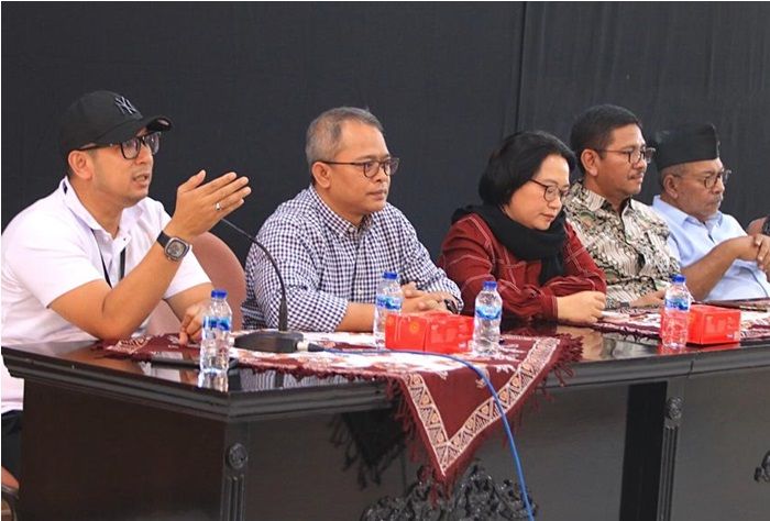 Jalan Santai Hari Santri, Khofifah: Gratis, Segera Daftar, Grandprize Mobil hingga 60 Paket Umrah Jalan Santai Hari Santri, Khofifah: Gratis, Segera Daftar, Grandprize Mobil hingga 60 Paket Umrah