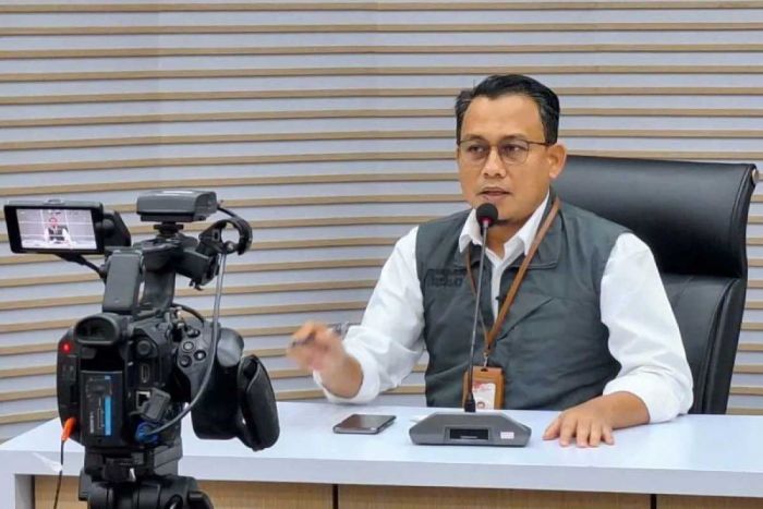 KPK Kembali Periksa Bupati Sidoarjo 3 Mei Mendatang KPK Kembali Periksa Bupati Sidoarjo 3 Mei Mendatang