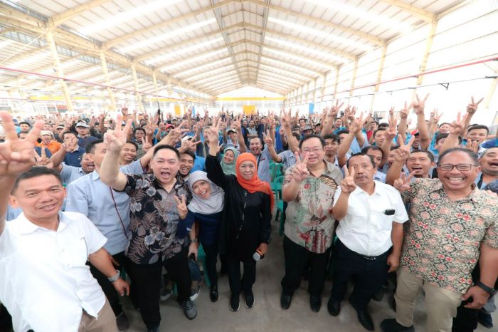Khofifah Bangga, Industri Kertas Tisu di Ngoro Mojokerto Nyaris 100 Persen Berorientasi Ekspor Khofifah Bangga, Industri Kertas Tisu di Ngoro Mojokerto Nyaris 100 Persen Berorientasi Ekspor