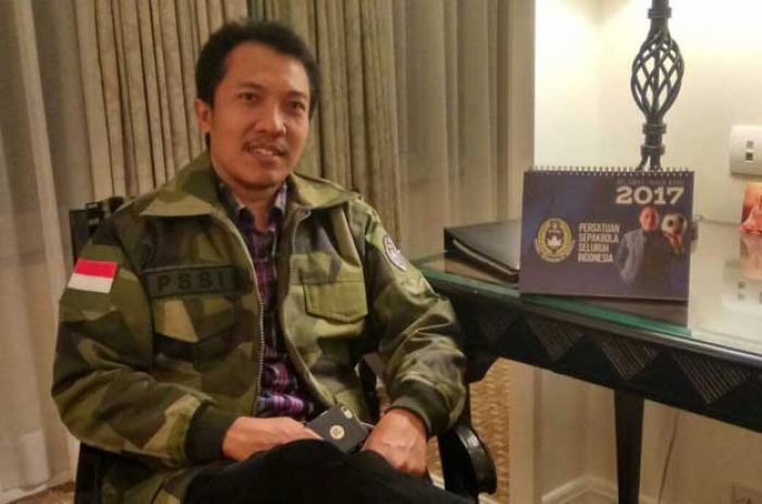 Pukul Pemain Bumi Wali FC, Pelatih Persibo I Putu Gede Disanksi PSSI Pukul Pemain Bumi Wali FC, Pelatih Persibo I Putu Gede Disanksi PSSI