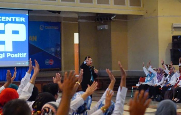 Tangis Guru Ponorogo Awali Training Mindset Pembelajaran Tangis Guru Ponorogo Awali Training Mindset Pembelajaran