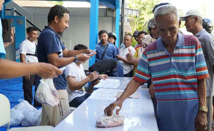 PLN UP3 Madura Bagikan Ribuan Daging Kurban saat Idul Adha 1446 H PLN UP3 Madura Bagikan Ribuan Daging Kurban saat Idul Adha 1446 H
