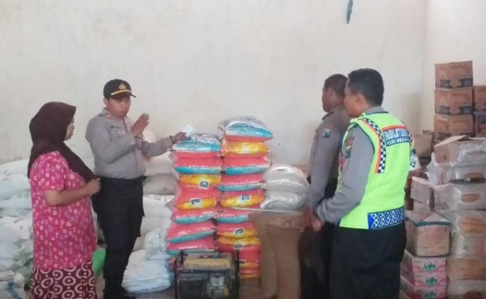 Antisipasi Kenaikan Harga, Polsek Kota Pamekasan Gelar Operasi Sembako Antisipasi Kenaikan Harga, Polsek Kota Pamekasan Gelar Operasi Sembako