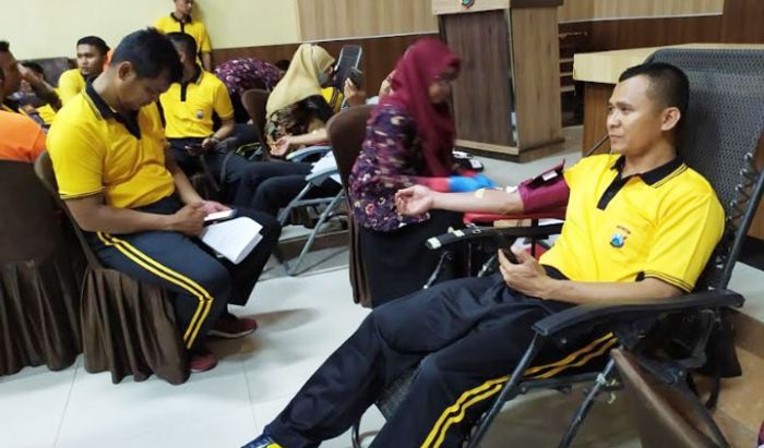 ​Peringati HPN, Polres Pamekasan Bersama Forum Wartawan Pamekasan Gelar Donor Darah