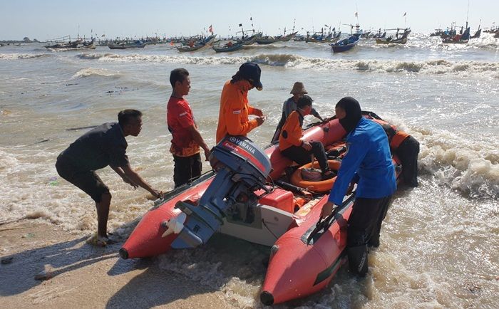 Nekat Melaut Saat Cuaca Buruk, Nelayan di Tuban Hilang Tenggelam Nekat Melaut Saat Cuaca Buruk, Nelayan di Tuban Hilang Tenggelam