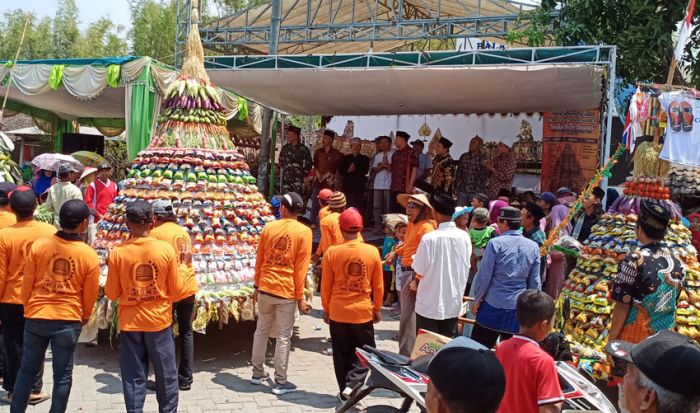 Warga Ngablak Benjeng Gelar Sedekah Bumi, Berdoa agar Terhindar Banjir Kali Lamong Warga Ngablak Benjeng Gelar Sedekah Bumi, Berdoa agar Terhindar Banjir Kali Lamong