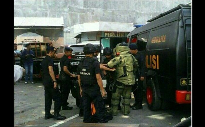 Tas Diduga Berisi Bom Gegerkan Warga Pandaan Pasuruan Tas Diduga Berisi Bom Gegerkan Warga Pandaan Pasuruan