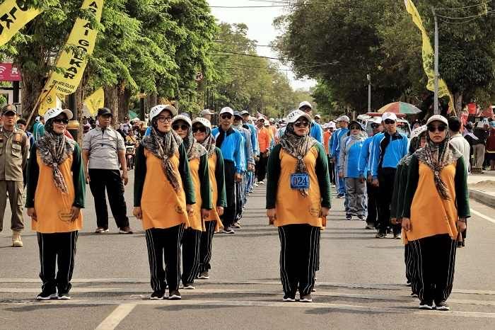 Lomba Gerak Jalan Warnai Peringatan HUT ke-78 PGRI dan HGN 2023 di Kota Pasuruan