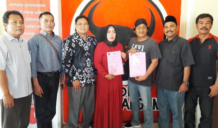 Sudah Lima Orang yang Ambil Formulir Pendaftaran di PDIP Gresik Sudah Lima Orang yang Ambil Formulir Pendaftaran di PDIP Gresik