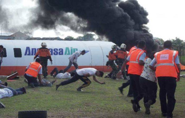 Bandara Juanda Latihan Penanganan Kecelakaan Pesawat