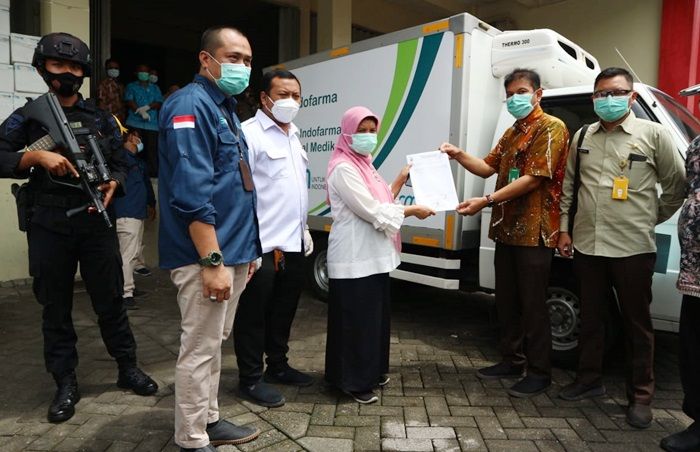Dinkes Jatim Kembali Distribusikan Vaksin Covid-19 Sinovac ke Surabaya Raya Dinkes Jatim Kembali Distribusikan Vaksin Covid-19 Sinovac ke Surabaya Raya