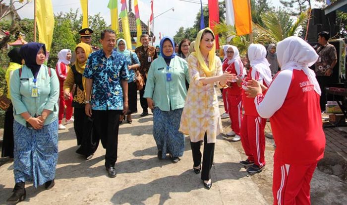Arumi Bachsin: Asman Toga Beri Dampak Positif Peningkatan Kualitas Hidup Masyarakat Arumi Bachsin: Asman Toga Beri Dampak Positif Peningkatan Kualitas Hidup Masyarakat