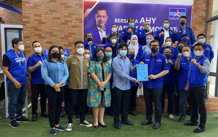 Kompak Naik Bus, 30 DPC Daftarkan Bayu Airlangga Sebagai Calon Ketua Demokrat Jatim ke DPP Kompak Naik Bus, 30 DPC Daftarkan Bayu Airlangga Sebagai Calon Ketua Demokrat Jatim ke DPP