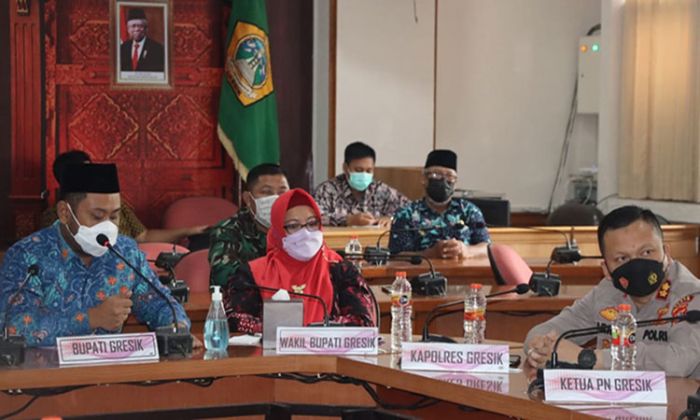 Tekan Sebaran Covid-19, Bupati Gus Yani Bersama Forkopimda Gelar Rapat Evaluasi Tekan Sebaran Covid-19, Bupati Gus Yani Bersama Forkopimda Gelar Rapat Evaluasi
