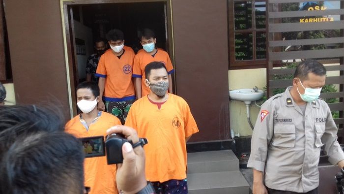 Enam Pengedar Sabu di Kota Probolinggo Ditangkap Polisi Enam Pengedar Sabu di Kota Probolinggo Ditangkap Polisi
