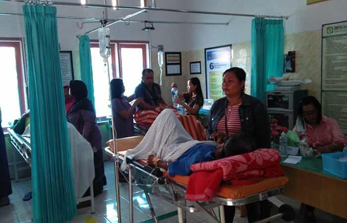 Keracunan Masal di Blitar Ditetapkan Sebagai KLB, Korban Jadi 67 Orang Keracunan Masal di Blitar Ditetapkan Sebagai KLB, Korban Jadi 67 Orang