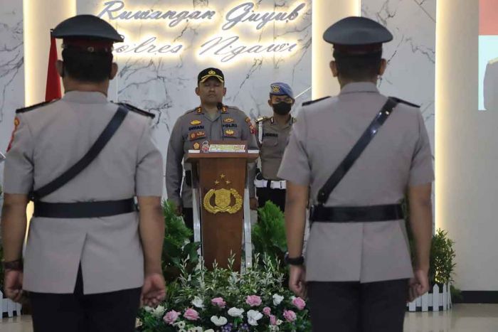 Wakapolres dan Kasatlantas Polres Ngawi Jalani Rotasi