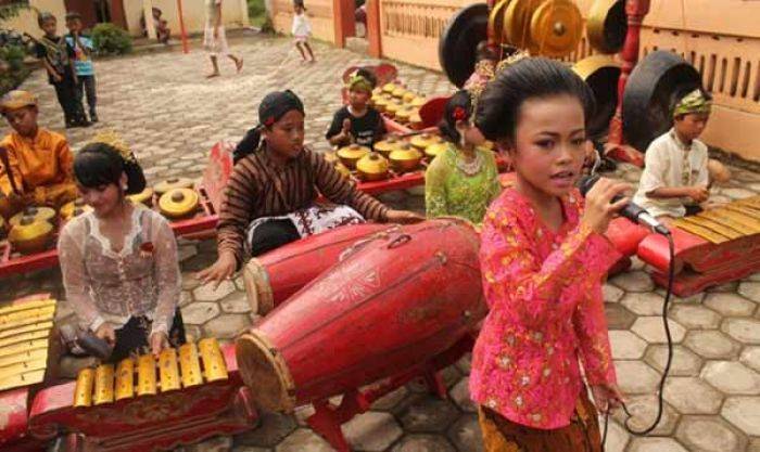 Lestarikan Budaya Jawa, SDN 3 Ngetos Nganjuk Ajari Siswa Karawitan Lestarikan Budaya Jawa, SDN 3 Ngetos Nganjuk Ajari Siswa Karawitan