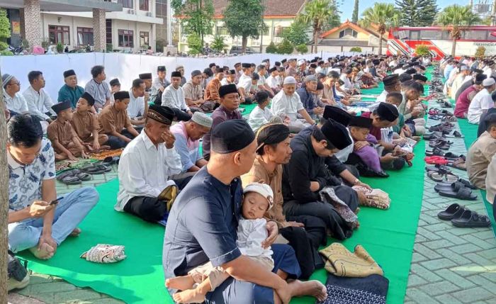 Semarak Sholat Idul Fitri 1446 H: Ribuan Umat Islam Padati 152 Lokasi di Kota Batu Semarak Sholat Idul Fitri 1446 H: Ribuan Umat Islam Padati 152 Lokasi di Kota Batu