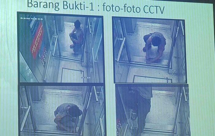 Kantongi Terduga Pelaku, Polisi Dalami Kebakaran JPO Plaza Surabaya Kantongi Terduga Pelaku, Polisi Dalami Kebakaran JPO Plaza Surabaya