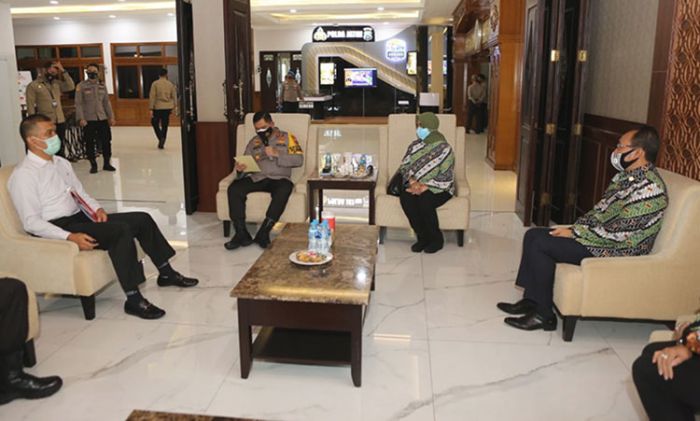 Gelar Audiensi Bersama IPPAT, Kapolda Jatim: Kami Siap Berikan Perlindungan Hukum Gelar Audiensi Bersama IPPAT, Kapolda Jatim: Kami Siap Berikan Perlindungan Hukum