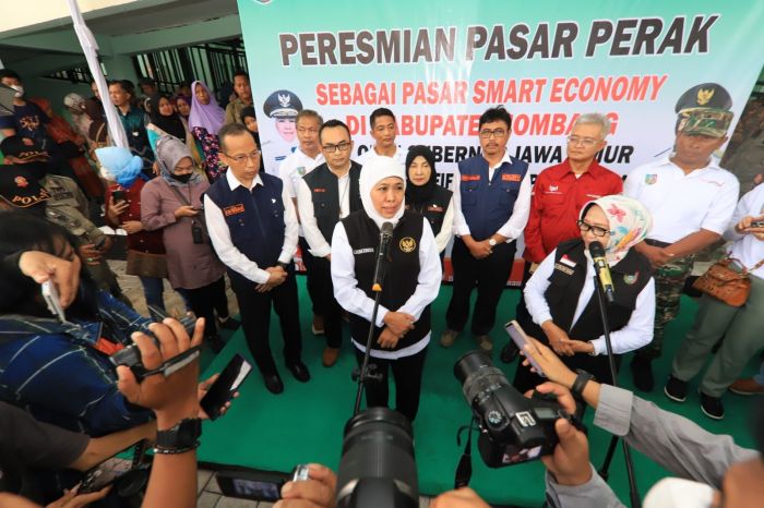 Transaksi dan Pembayaran Distribusi Pakai Digital, Pasar Perak Jombang Diresmikan Gubernur Khofifah Transaksi dan Pembayaran Distribusi Pakai Digital, Pasar Perak Jombang Diresmikan Gubernur Khofifah