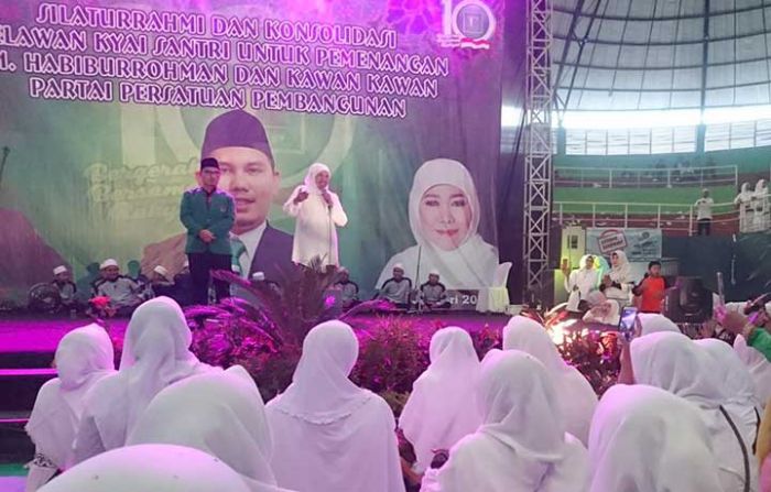 Khofifah Ajak Warga Sidoarjo dan Muslimat NU Pilih Caleg Milenial