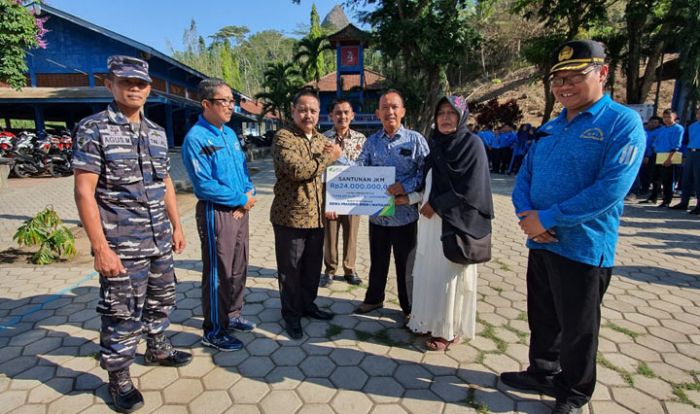 Berikan Perlindungan Nyata: BPJS Ketenagakerjaan Serahkan Santunan Kematian Siswa Praktik Lapangan