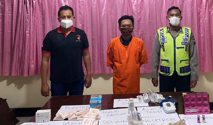 Praktik Suntik Pemutih Wajah Ilegal, Warga Duduksampeyan Gresik Ditangkap Polisi Praktik Suntik Pemutih Wajah Ilegal, Warga Duduksampeyan Gresik Ditangkap Polisi
